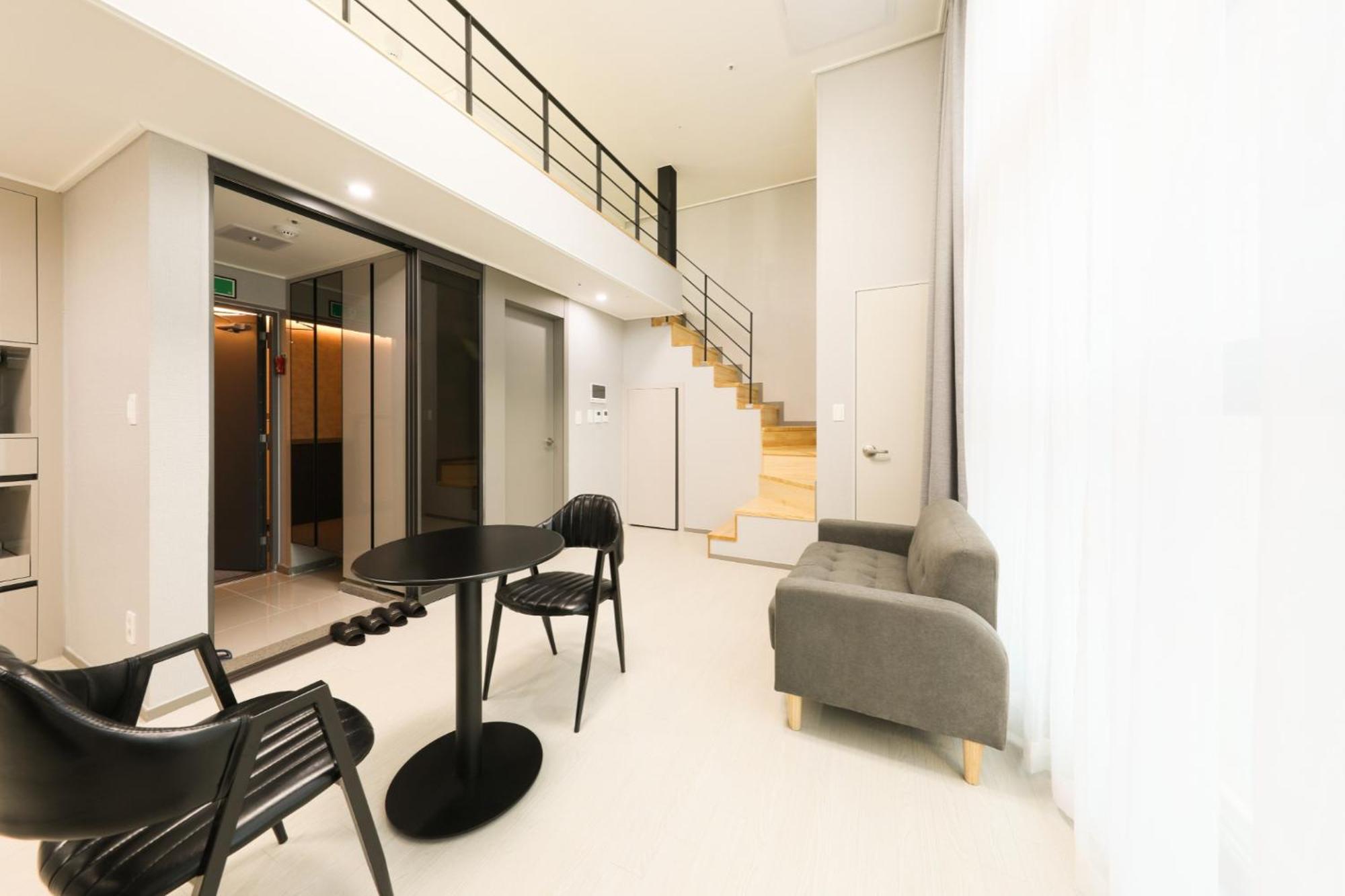 Coopstay Yeosu Hotel Exterior photo